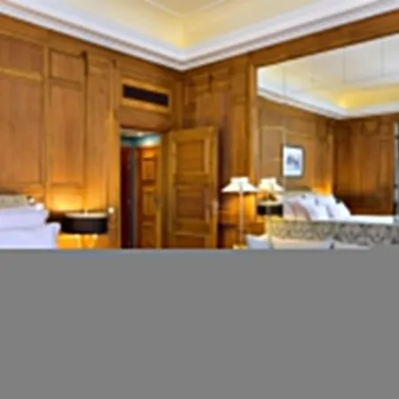 De - Small Luxury Of The World 5* Lisbona