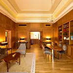 De - Small Luxury Of The World Lissabon