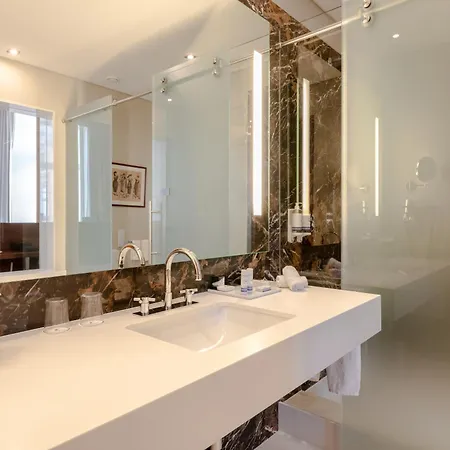 De - Small Luxury Of The World 5* Lisbon