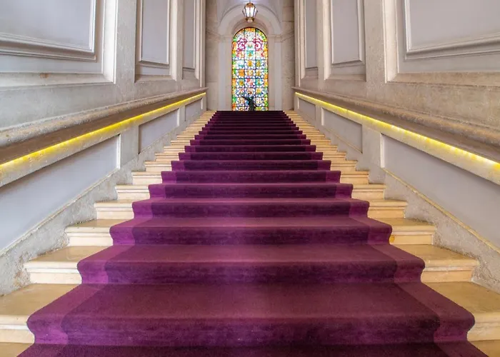 De - Small Luxury Of The World