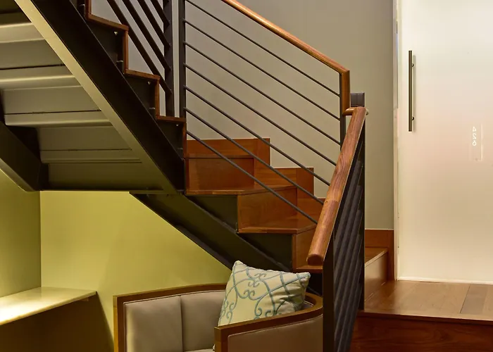 De - Small Luxury Of The World